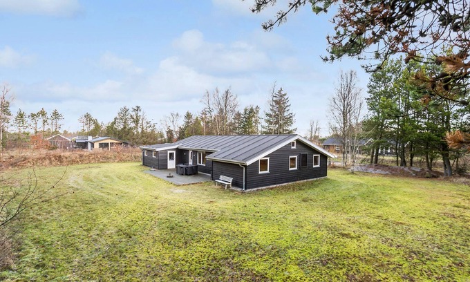 Bratten Strand House | Cozy home in Jerup with WiFi