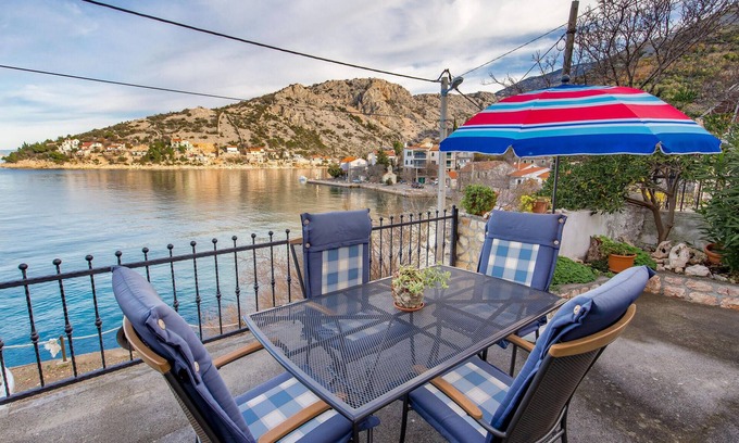 Donja Klada House | Cozy home in Klada with kitchen