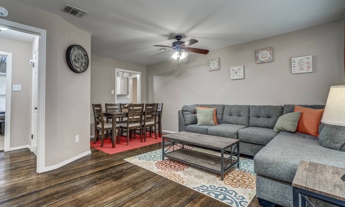 General Krueger House | Cozy Home in the Heart of San Antonio w/ game room