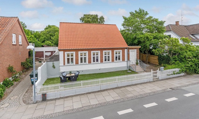 Lohals House | Cozy home in Tranekær with kitchen