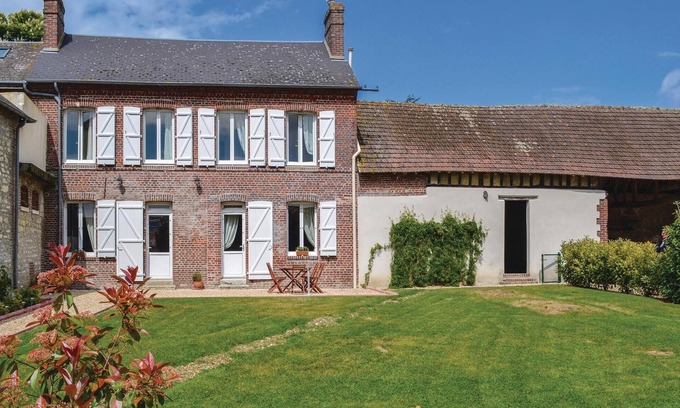 Trie-Chateau House | Cozy home in Trie-Château with WiFi