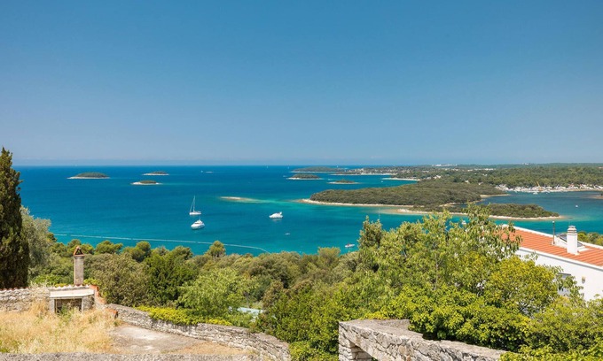 Vrsar House | Cozy home in Vrsar with kitchen