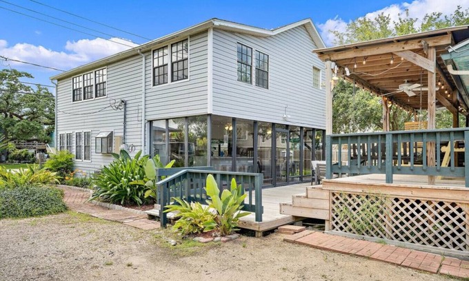 Clear Lake Shores House | Cozy Home Near Kemah Boardwalk with Game Room