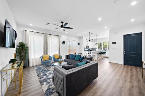 Riverside Terrace House | Cozy Home Near MedCenter, Uptown, & Downtown