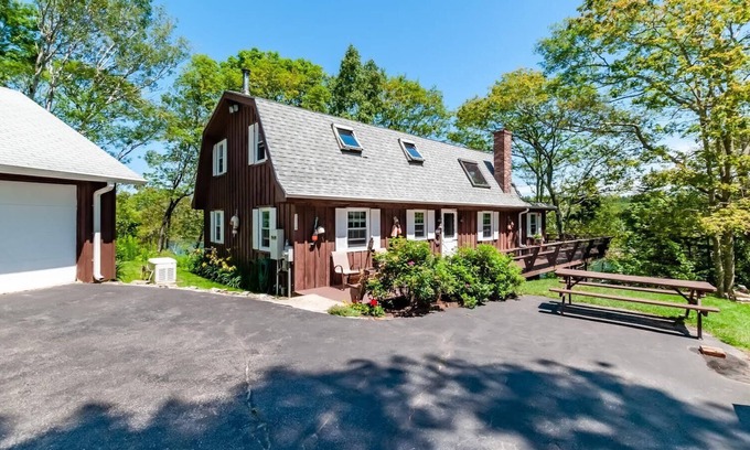 East Boothbay House | Cozy home overlooking Little River in East Boothbay, Maine.