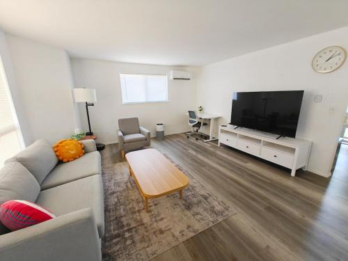 West Lake Stevens Apartment | Cozy home, Walk to Lake, Food & Shops, EV Charger