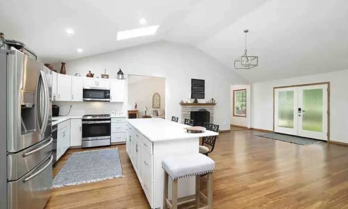 Medina House | Cozy house in Medina Close 71/77/271 close hinckley park and shopping.