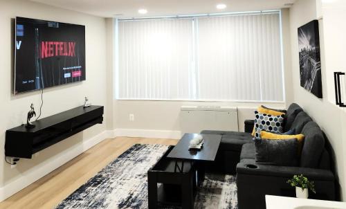 Towson Apartment | Cozy King Suite in the heart of Towson