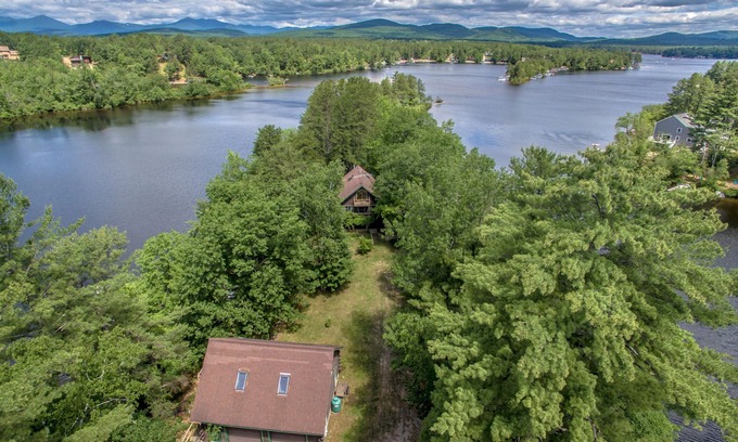 The Bays Cabin | Cozy Lake Ossipee All Season Cabin