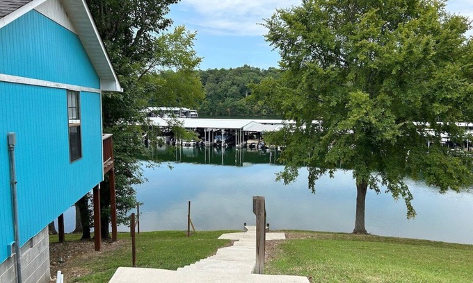 Winchester Cabin | Cozy, lakeside cabin on beautiful Tims Ford Lake