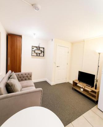 Preston House | Cozy modern apartment with comfortable living space