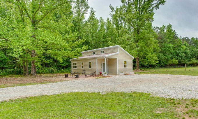 Mount Vernon House | Cozy Mount Vernon Cabin Rental Near Fishing Lakes!