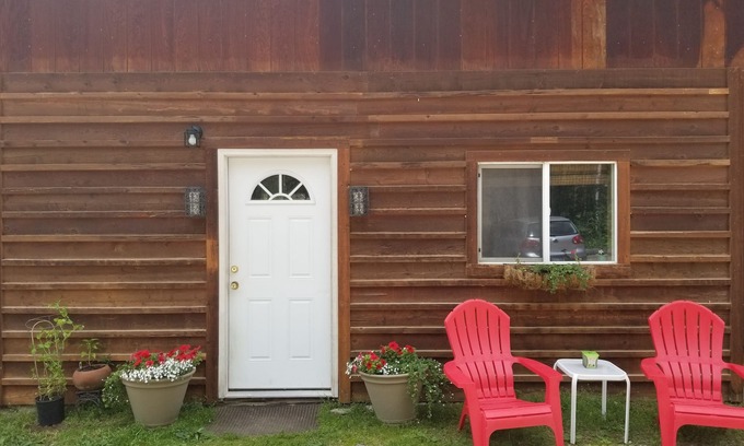Coram Apartment | “Cozy Mountain Suites - #2 just 5 minutes from Glacier Park”