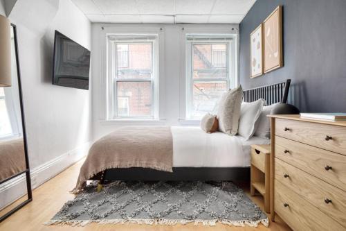 North End Apartment | Cozy N End 1BR steps from Harborwalk BOS-446