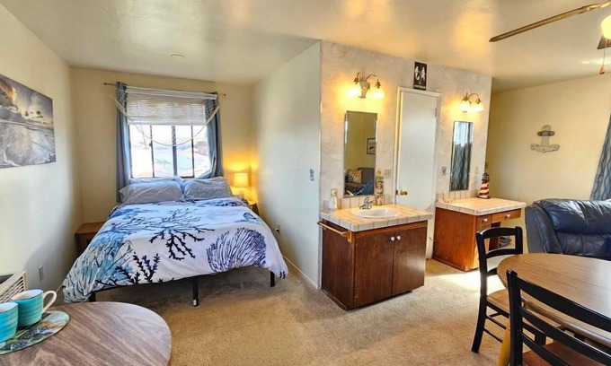 Bay Park House | Cozy nautical-themed studio with private entrance