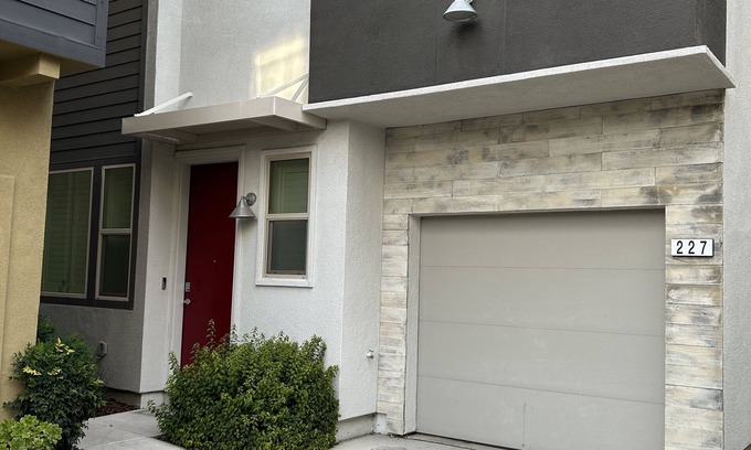 Southwestern Sacramento House | Cozy Neighborhood Home in Downtown Sacramento.