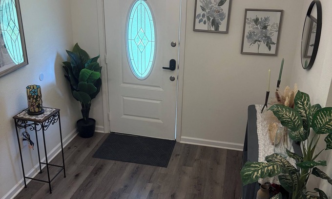Coldspring House | Cozy Nest 3-bedroom house in Coldspring with WiFi and AC