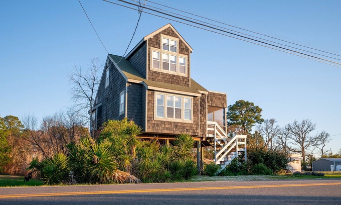 Chincoteague House | Cozy Nest - Waterview, Pet Friendly, Screened Porch