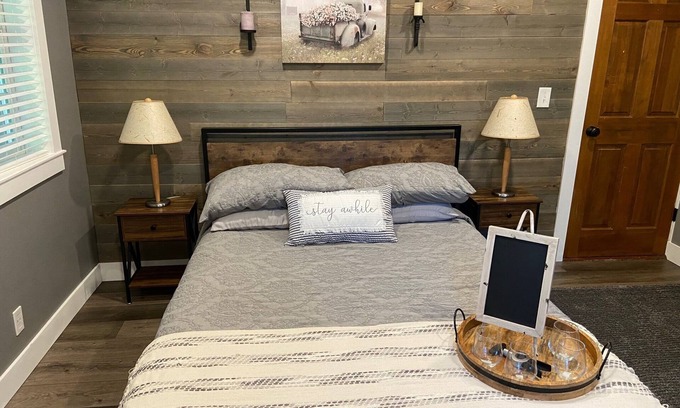 Wilsonville House | Cozy one room suite on two acres.
