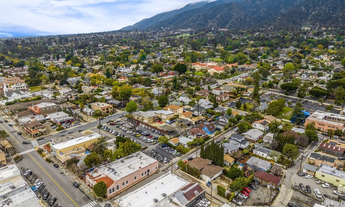 Sierra Madre Apartment | Cozy place in quaint, fun city