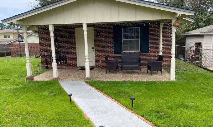 Southeast Pensacola Cottage | Cozy & Private Cottage - Perfect for Two