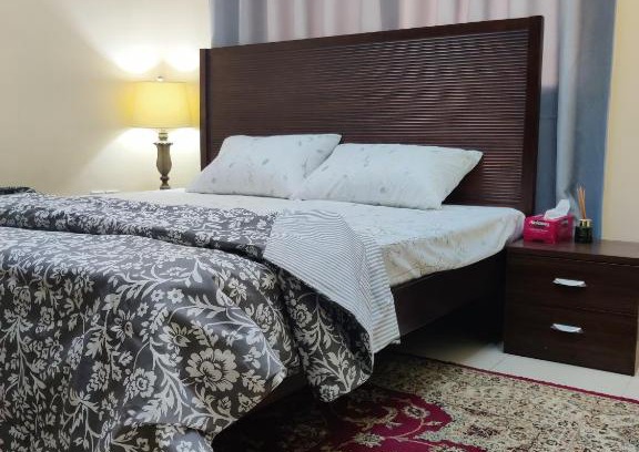 Dubai House | Cozy Private Room with En Suite Bathroom in Beautiful and Calm Locality