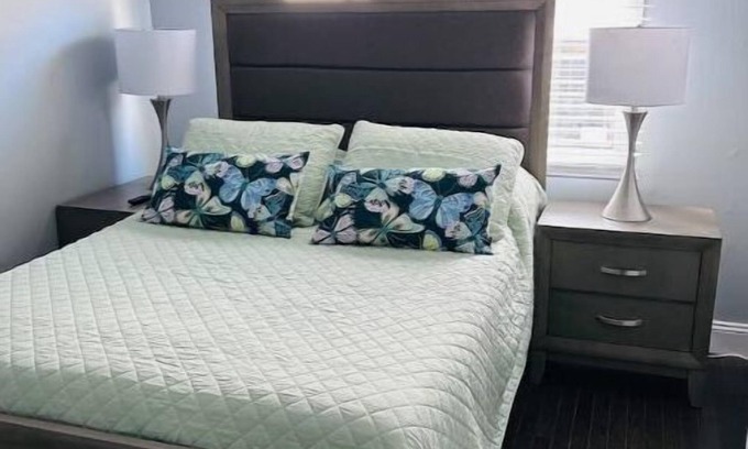 Queens House | Cozy Queens Beauty