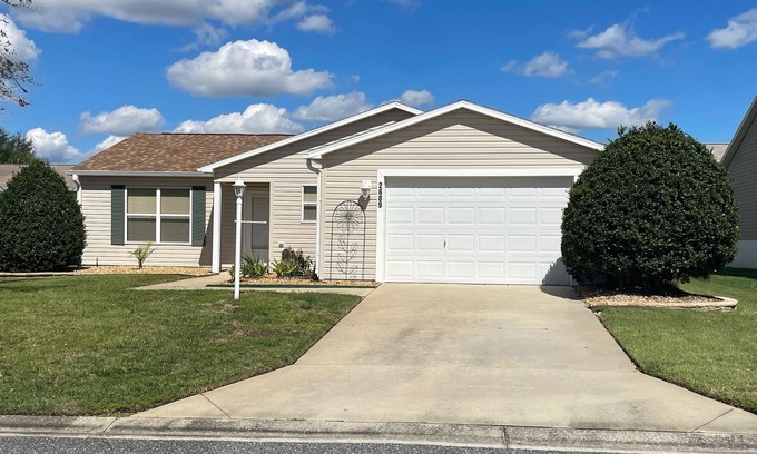 Duval House | Cozy Rental in The Villages, Pet-Friendly, Close to Shopping & Entertainment