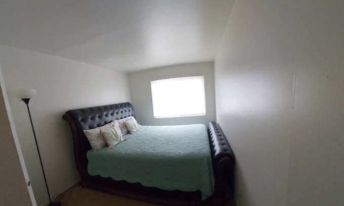 Hanover Park Apartment | Cozy retreat in a two bedroom apartment
