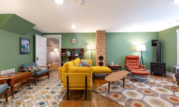 Heart of Missoula Apartment | Cozy Retreat Steps from DT Missoula & Griz Games