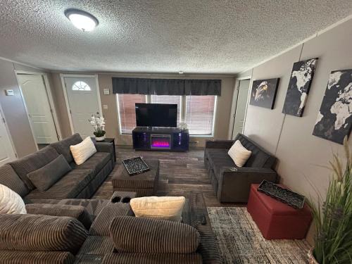 Bullhead City House | Cozy river front lookout