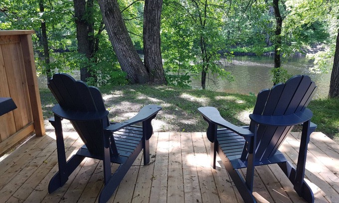 Tweed Cottage | Cozy Riverfront Cottages