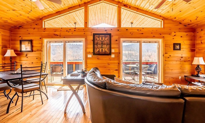 Draper Cabin | Cozy, Romantic Waterfront Home on New River 1BS2 - Midnight Oasis