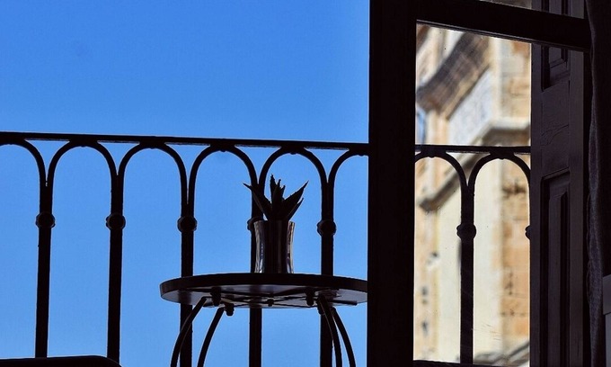 Old Town Apartment | Cozy Room in the heart of the Old Venetian Harbor!