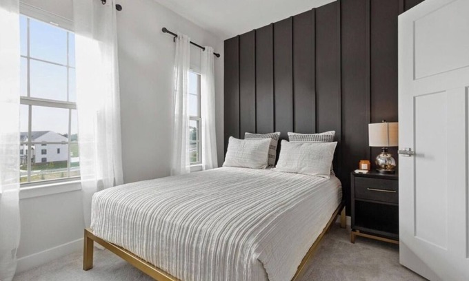 Montgomery Village House | Cozy room in a charming townhome in Montgomery Village with AC, WiFi