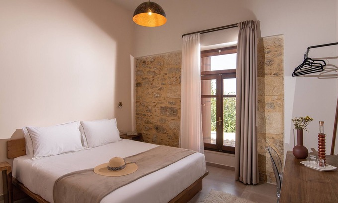 Archanes Apartment | Cozy Room with City View - PNOI