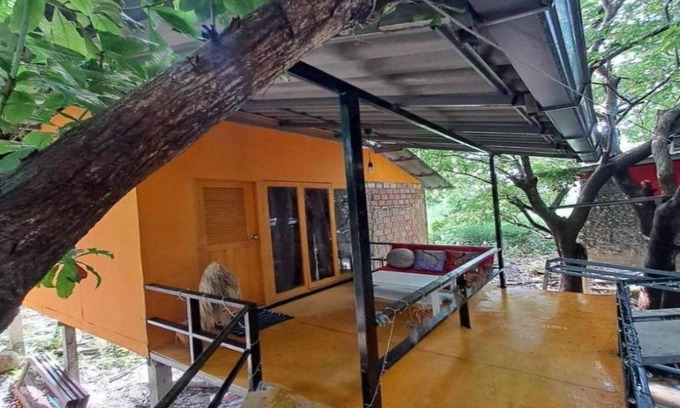 Ko Pha-ngan House | Cozy Room with Private Bathroom, Balcony, and Free Wi-Fin
