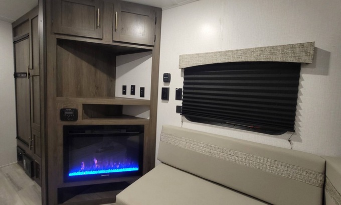 Shelby House | Cozy RV Getaway for Couples!