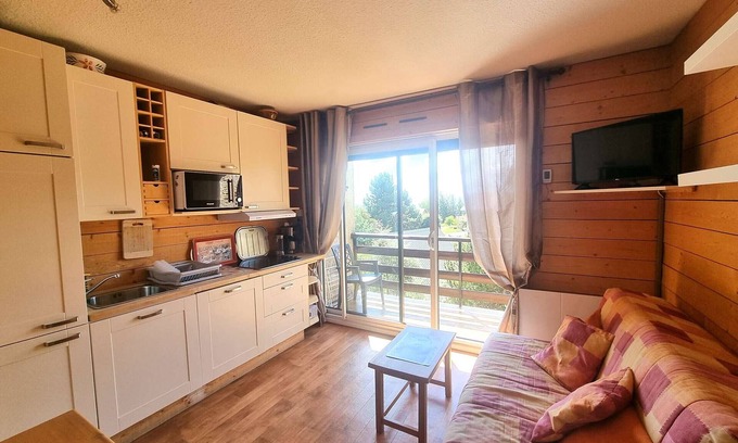 Saint-Michel-de-Chaillol Apartment | Cozy Studio for 4/6 - Central Location - Balcony - Ski/Walk Trails - Pets Allowed