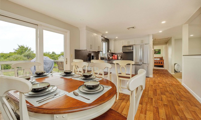 Sagamore Beach House | Cozy Sagamore Beach House