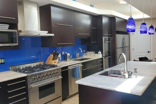 Sunset District House | Cozy SF Home 4 Bedroom 2 Bath