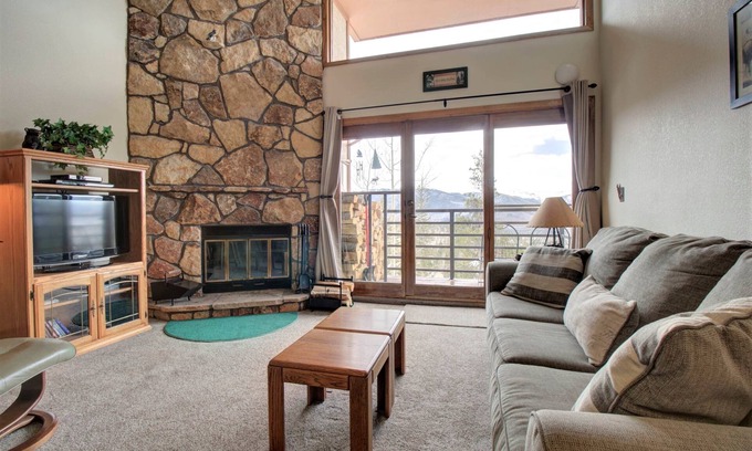 Wildernest Condo | Cozy Ski Studio With Breathtaking Views! DD402E