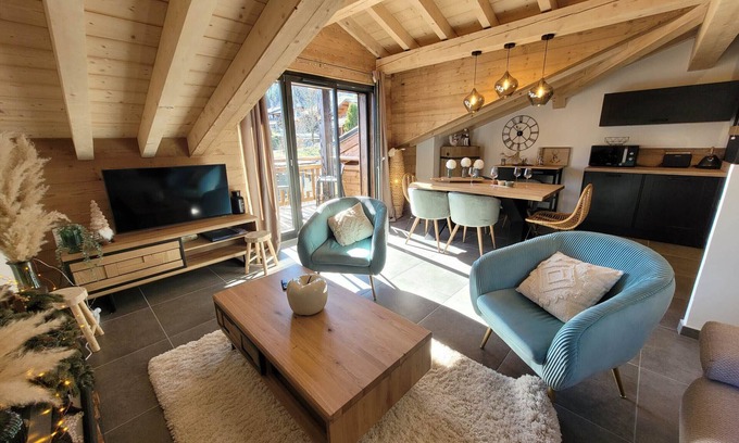 Les Gets Apartment | Cozy stay in Les Gets: 3 bedrooms, balcony, parking, Wi-Fi