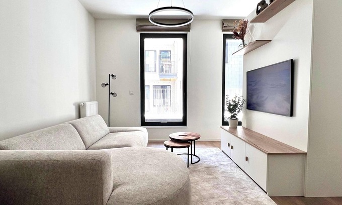 Ilot Sacre Apartment | Cozy Studio 2 min from Grand Place