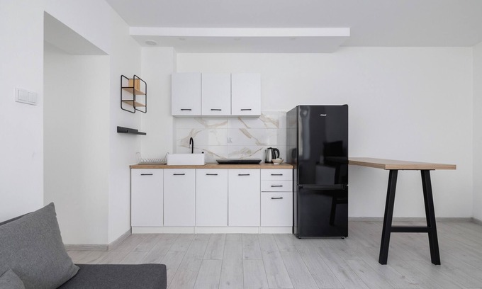 Chorzow Apartment | Cozy Studio Chorzow by Renters