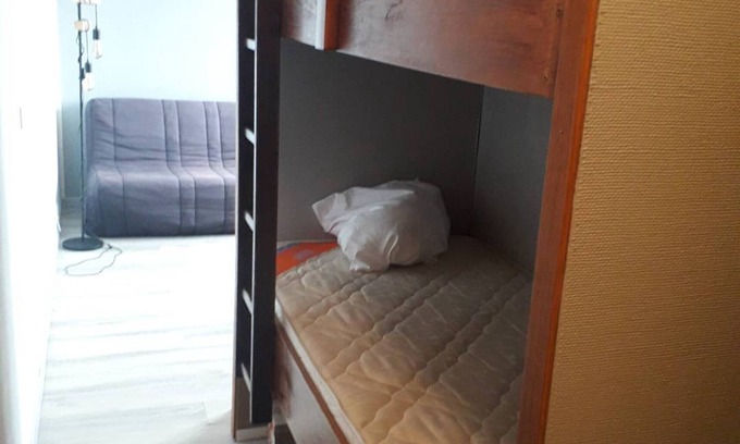 Arette Apartment | Cozy Studio for 6 near Slopes with Free Parking, Ski Locker, and Optional Amenities