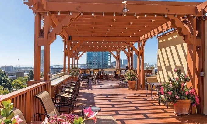 Cortez Hill House | Cozy studio hotel room in downtown San Diego. Sleeps up to 3