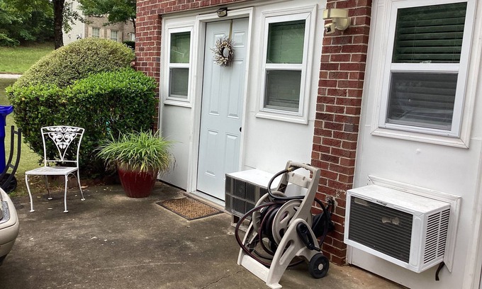 Lithonia Apartment | Cozy studio in welcoming Lithonia with WiFi, AC