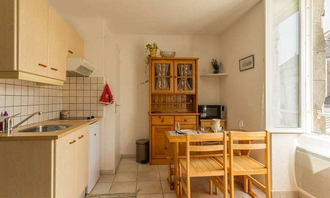La Turballe Apartment | Cozy Studio near Beach and Harbor in La Turballe
