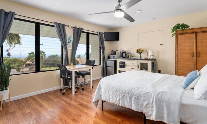 Kona Palisades Apartment | Cozy Studio With Relaxing Ocean Views